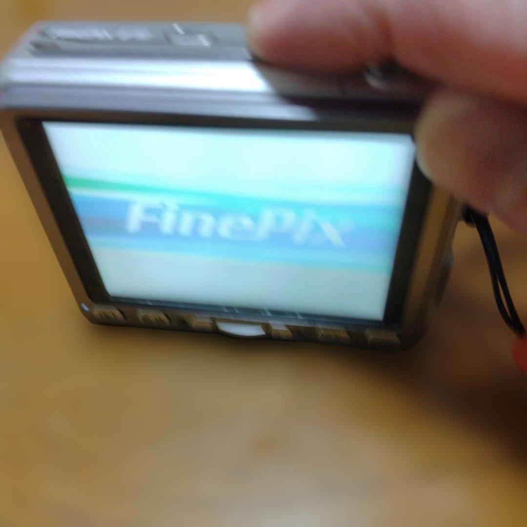 Fujifilm FinePix v10 コンパクトデジタルカメラ