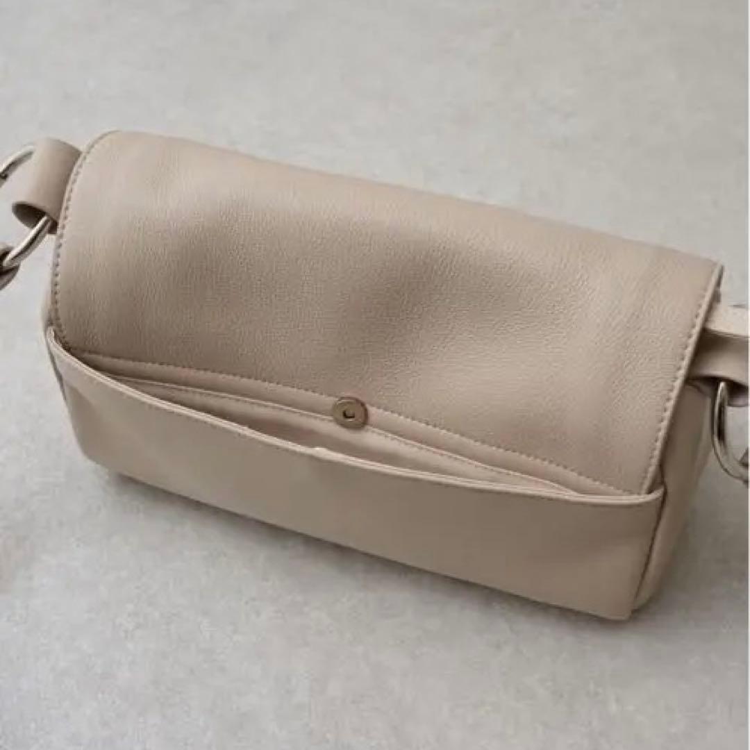 ビアズリー beardsley レザーボディバッグ　ブラック