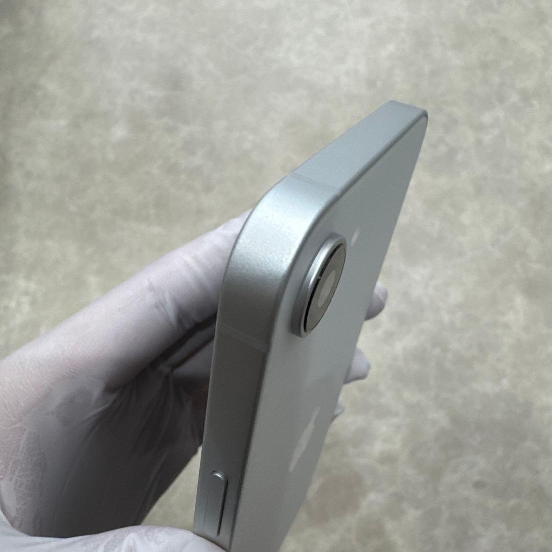 【極美品】Apple iPhone 16e 128GB