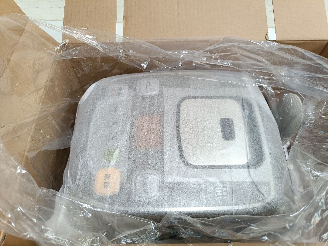 未使用 アイリスオーヤマ 圧力IH炊飯器　31銘柄炊き RC-PA50-B