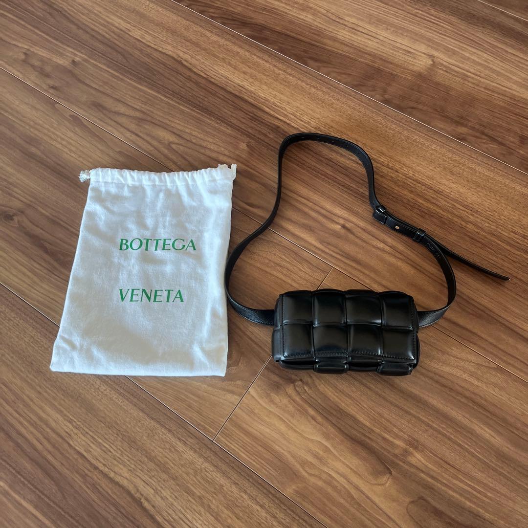 Bottega Veneta パデットカセットバッグ