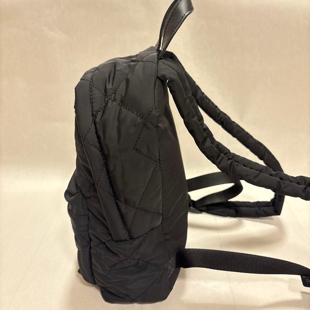 MARC JACOBS ブラックキルティングバックパック FS250 中古品