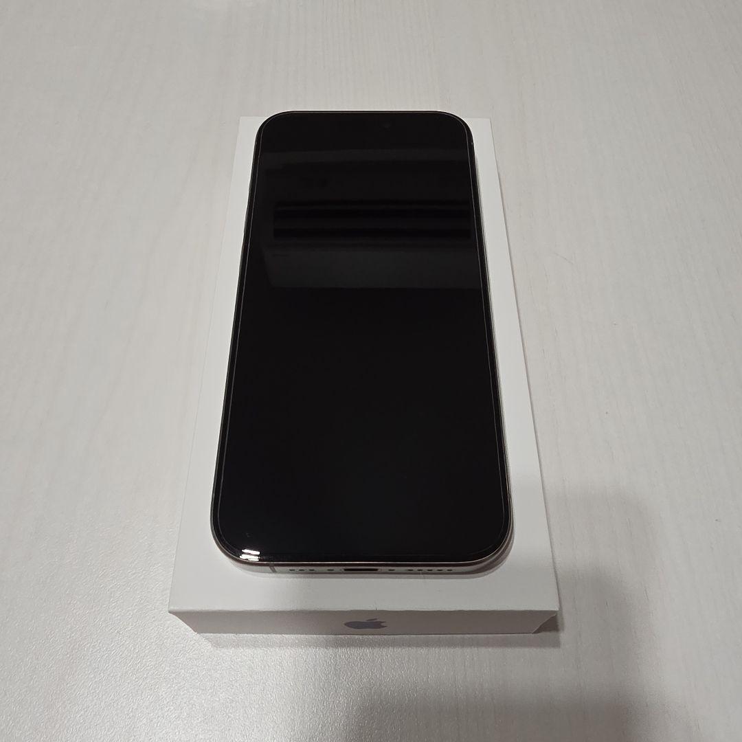【美品】iPhone15Pro ナチュラルチタニウム 256GB