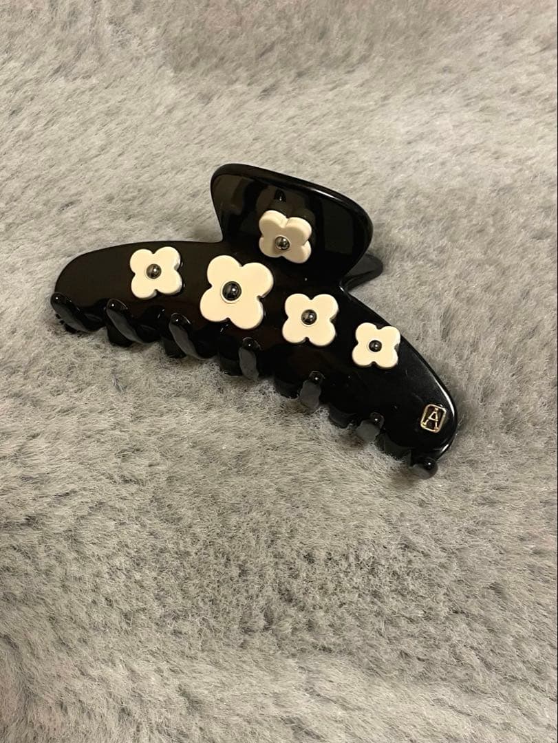 アレキサンドルドゥパリヘアクリップ