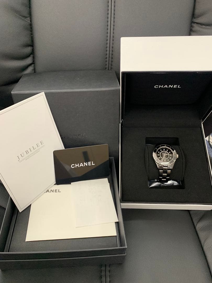 ちゃ♡！CHANEL J12 レディース 33mm クォーツ