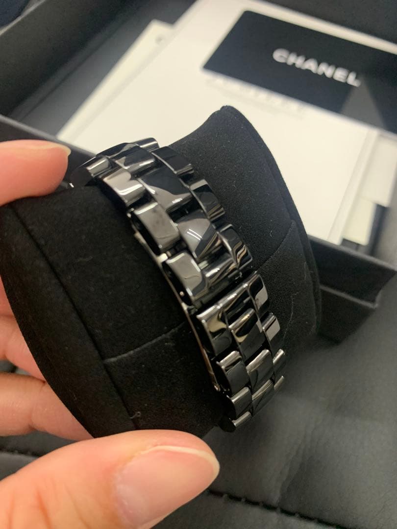 ちゃ♡！CHANEL J12 レディース 33mm クォーツ