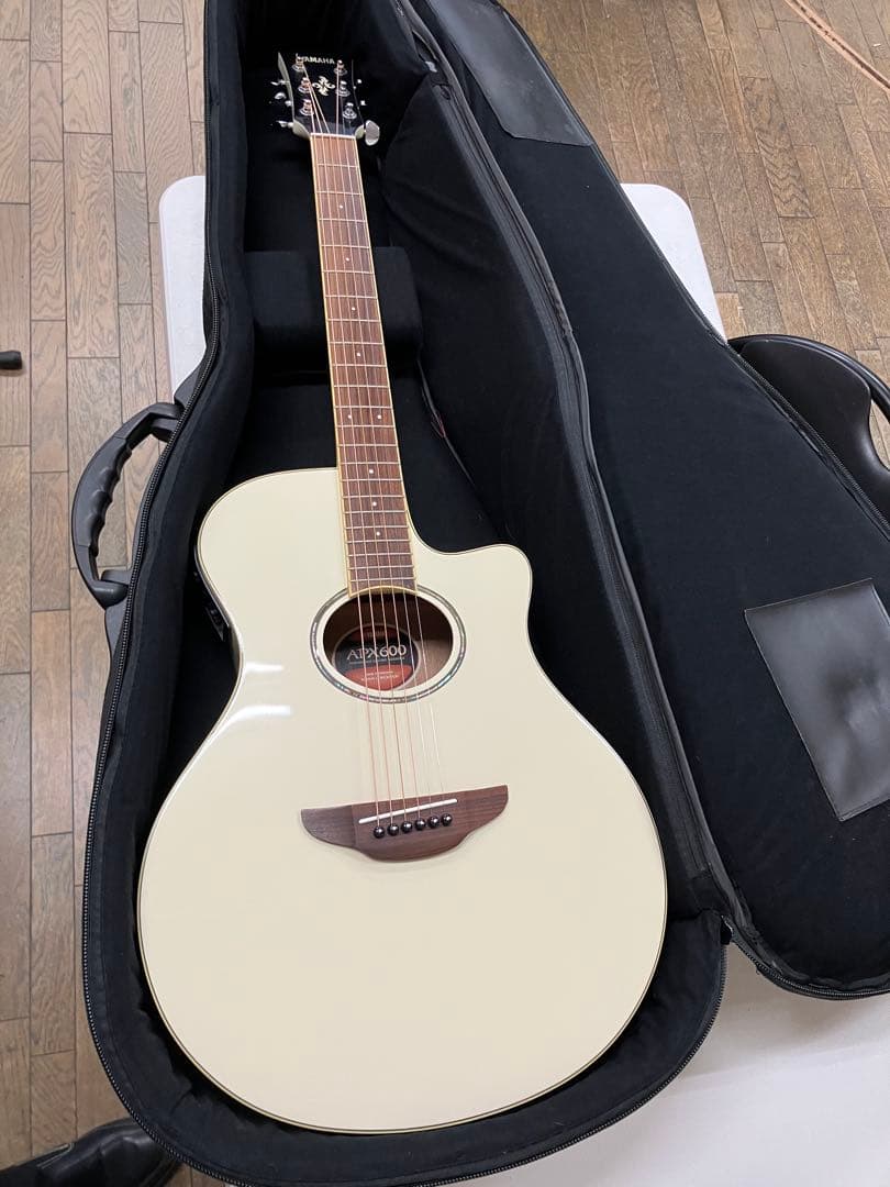 Yamaha APX600 アコースティックギター ホワイト　エレアコ