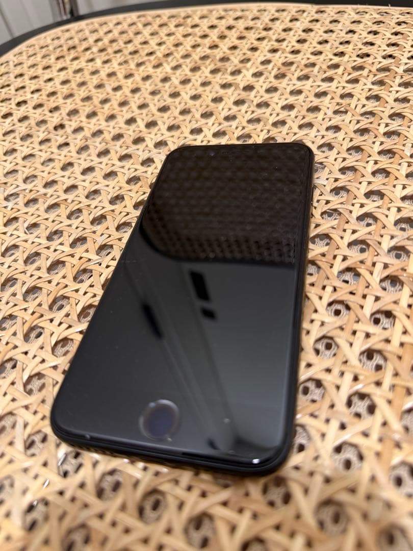 iPhoneSE(第2世代) 64GB SIMフリー ブラック(ケース付き)