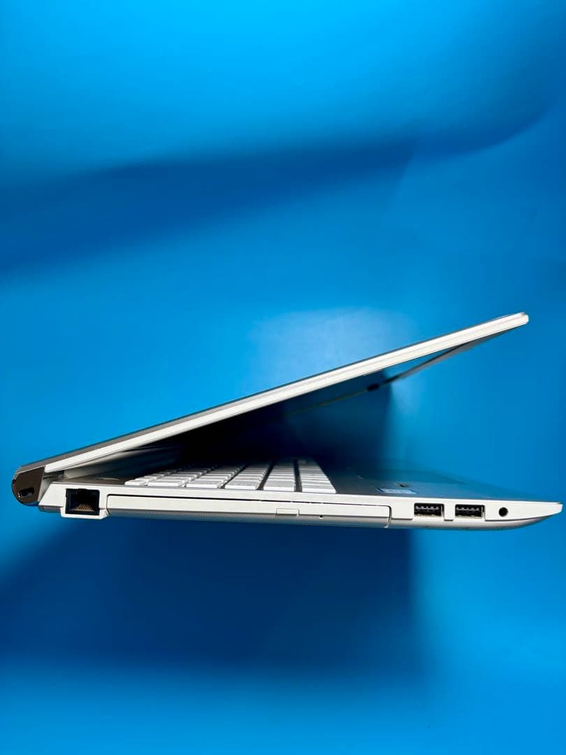 東芝 dynabook T75/DG i7 7500U SSD2TB 16GB