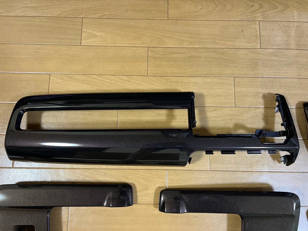 純正インテリアパネル　N-BOX 6BA-JF3