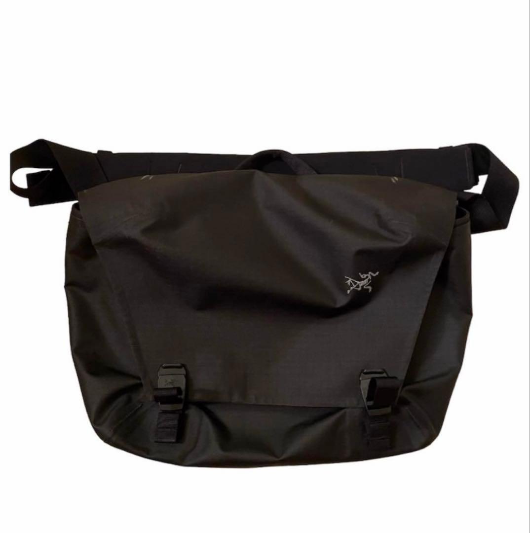 人気 アークテリクス グランヴィル10 メッセンジャーバッグ ブラック