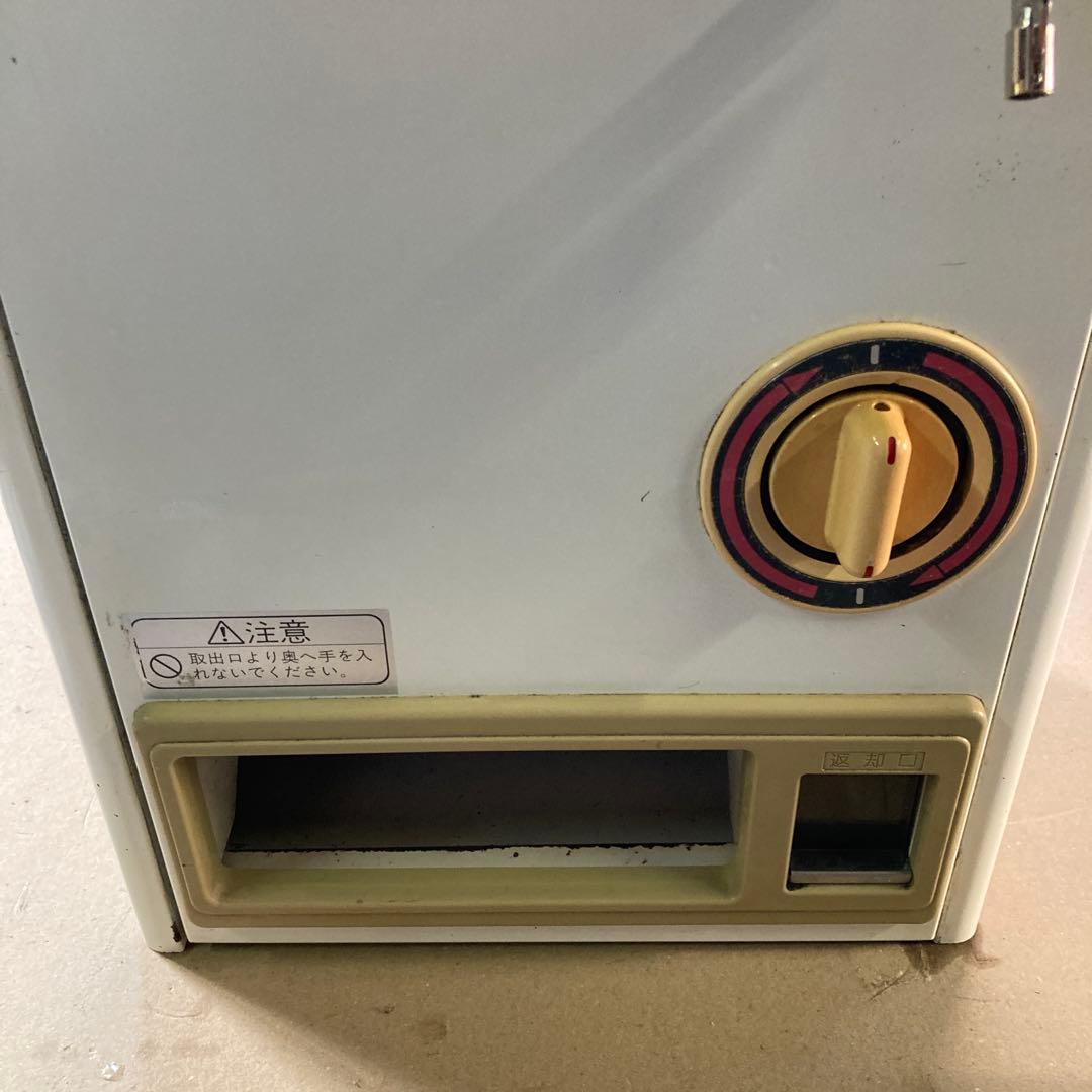 カードガチャ　ガチャ機　ガチャマシン　手動式自動販売機　鍵新品