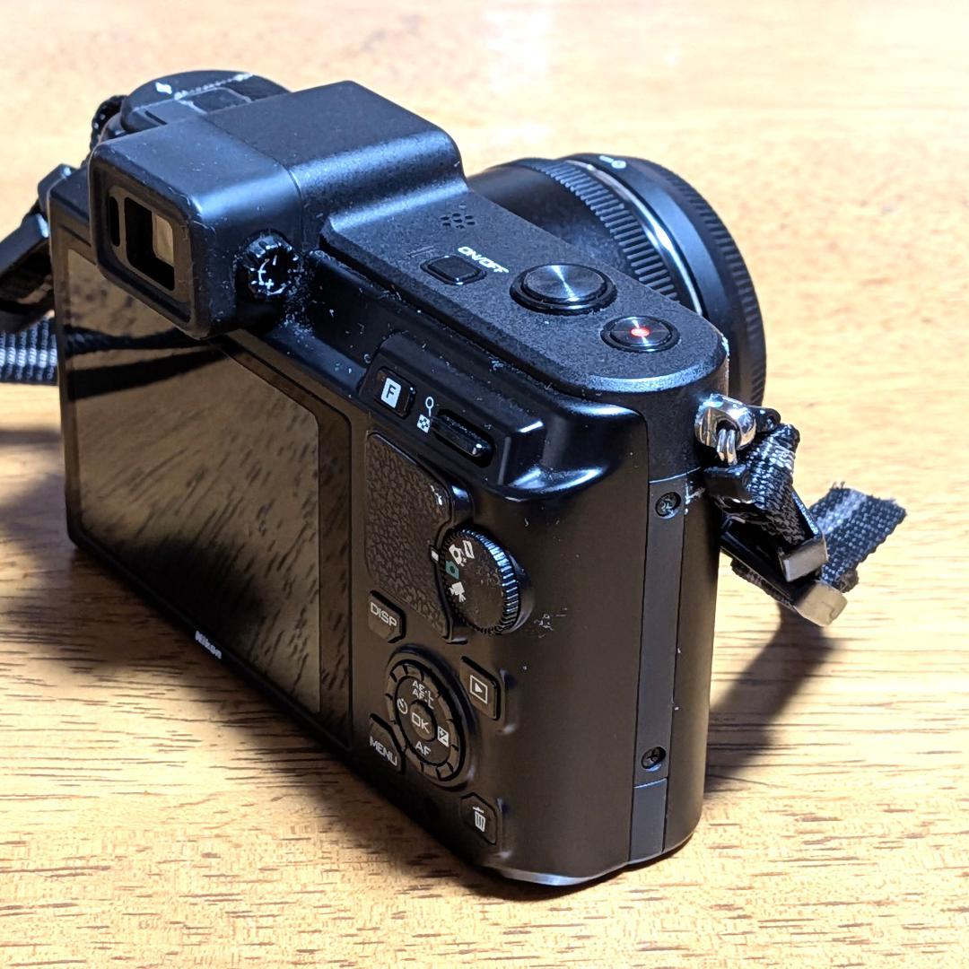 Nikon 1 V1 ＋ 1NIKKOR18,5単焦点レンズ＋レンズフード