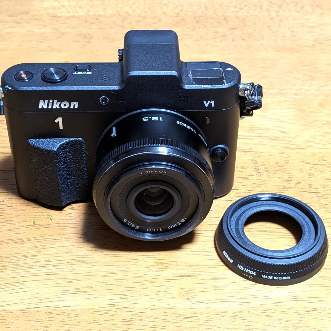 Nikon 1 V1 ＋ 1NIKKOR18,5単焦点レンズ＋レンズフード