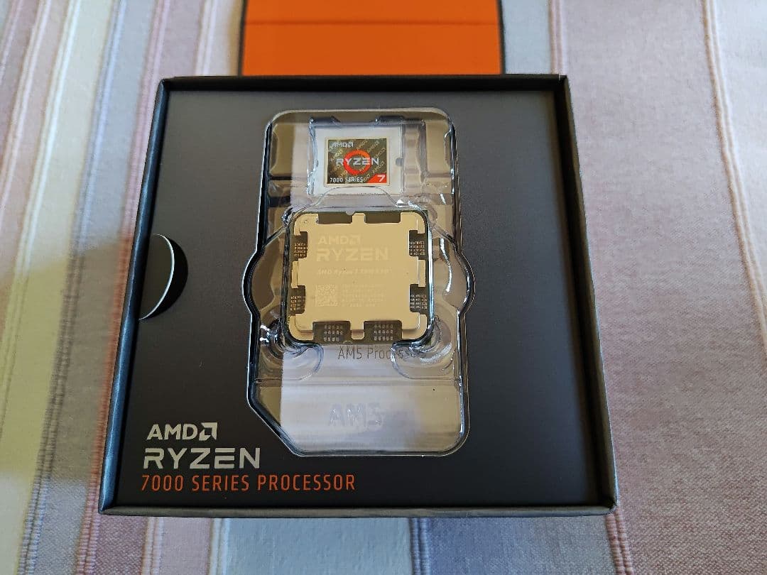 AMD Ryzen 7 7800X3D AM5 CPU 本体