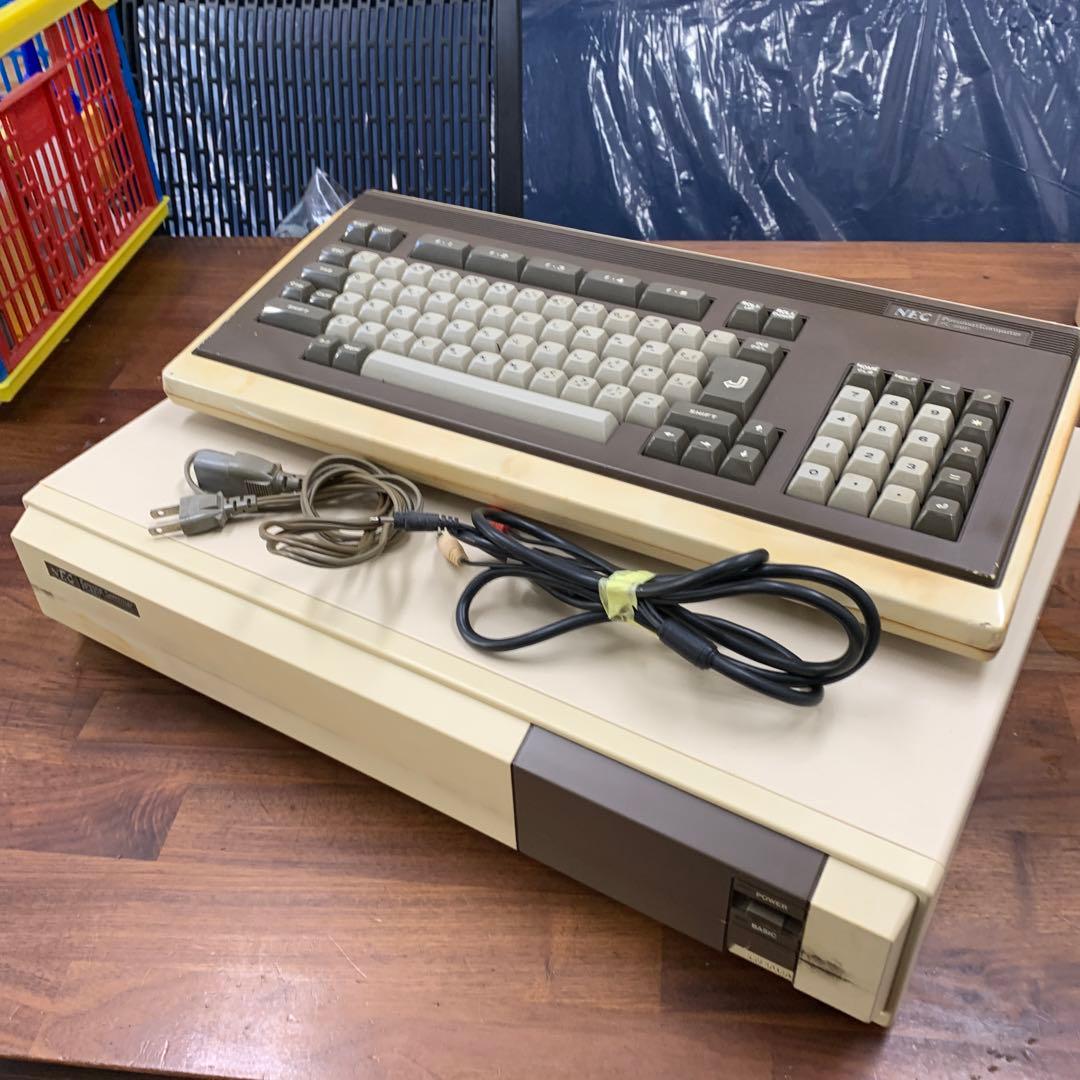 PC8801 初代モデル　キーボード付き　通電OK
