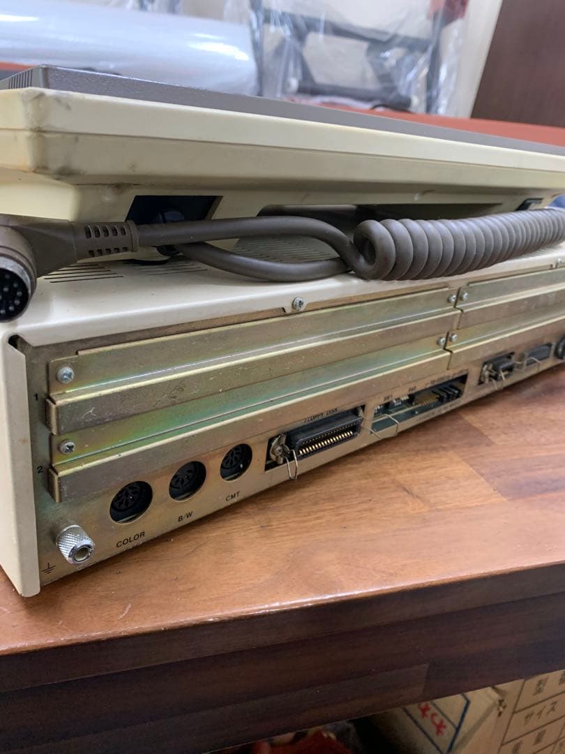 PC8801 初代モデル　キーボード付き　通電OK
