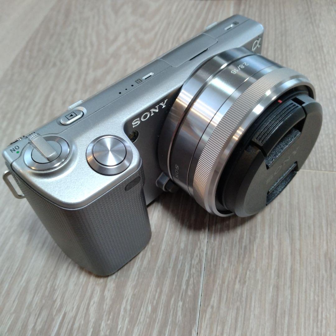 SONY Nex-5 ミラーレスカメラ シルバー 本体と付属品