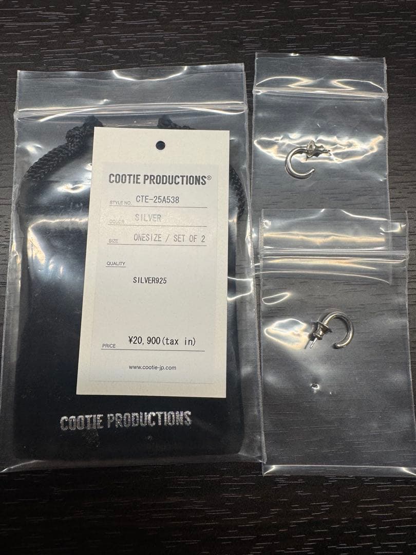 クーティー ONE STROKE EARRING SMALL ピアス