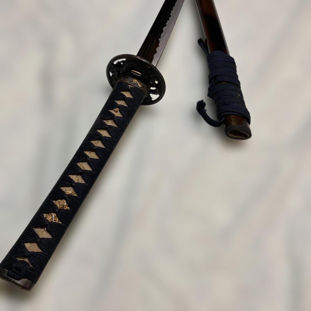 居合刀 濃緑柄 龍彫透し丸鍔 黒茶斑尾鞘