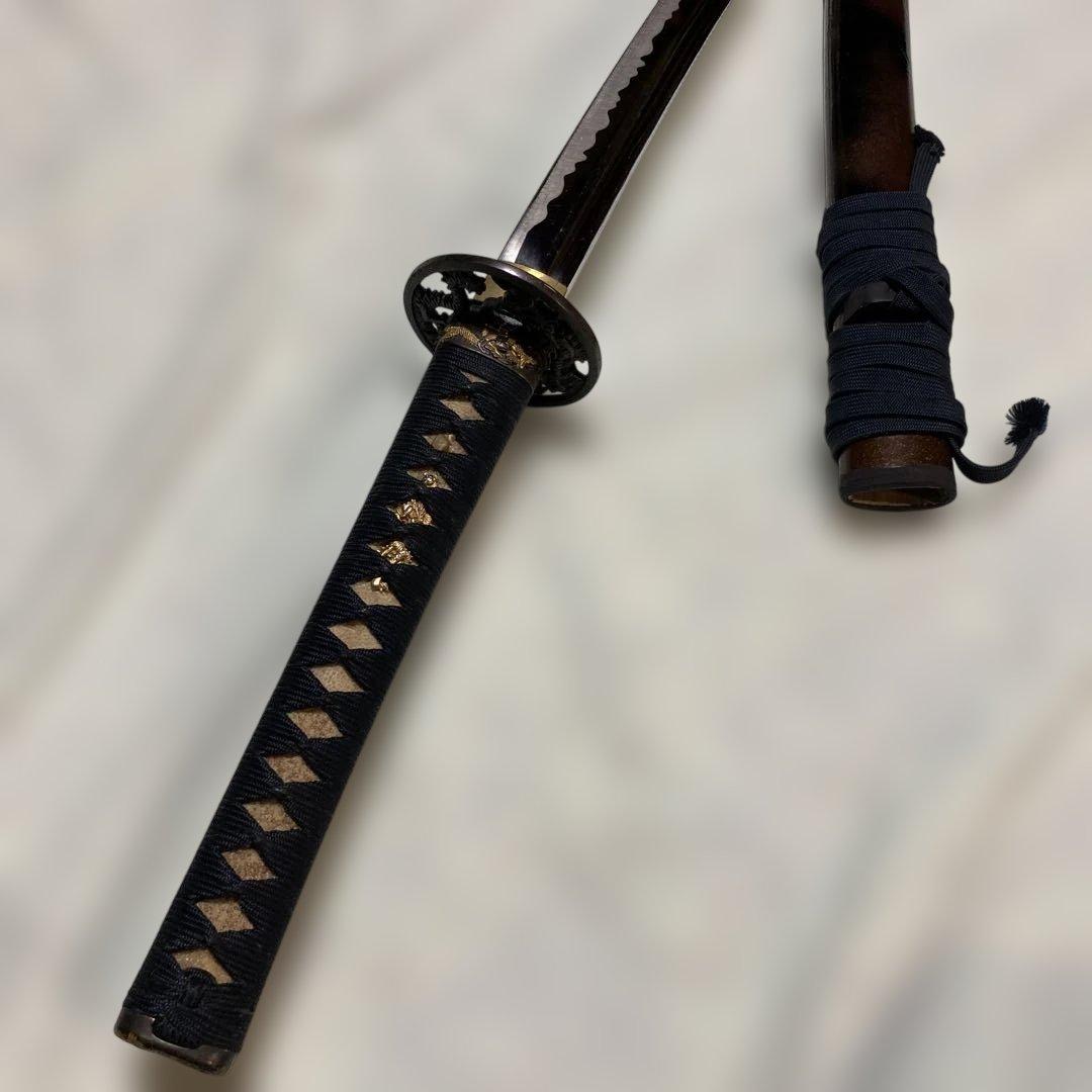 居合刀 濃緑柄 龍彫透し丸鍔 黒茶斑尾鞘