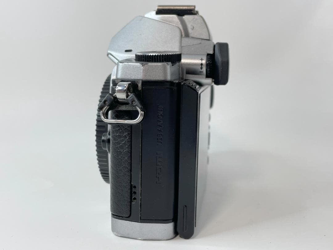 OLYMPUS OM-D E-M5 ミラーレスカメラ　シルバーボディ　#3A01