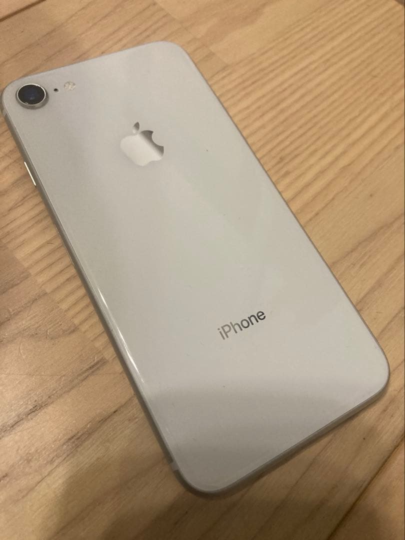 【美品】iPhone8【64GB】 docomo シルバー バッテリー100%