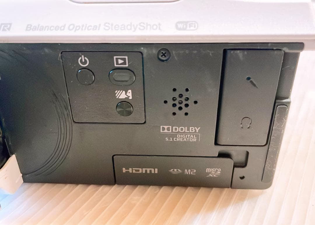 【中古品】ハンディカム　SONY HDR-CX670　ホワイト　白　完動品