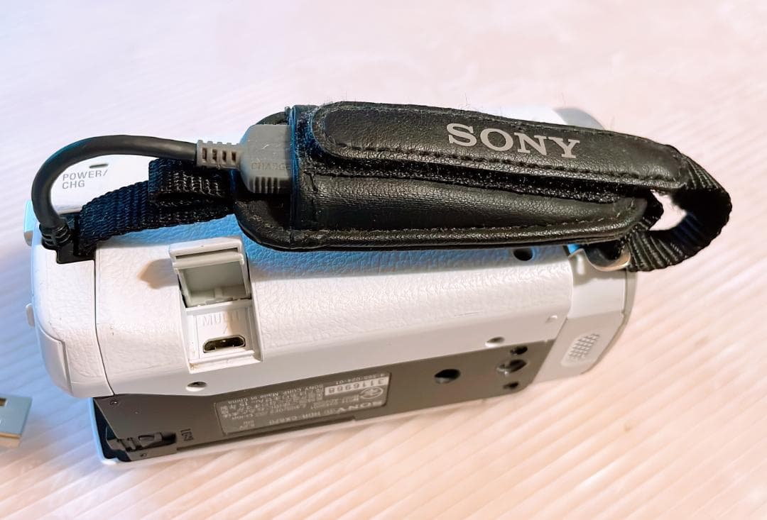 【中古品】ハンディカム　SONY HDR-CX670　ホワイト　白　完動品