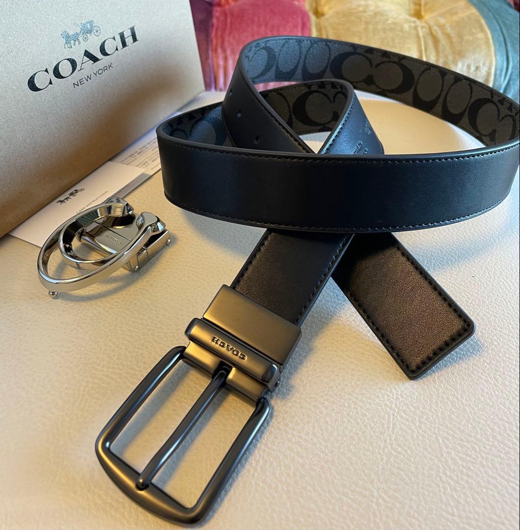 新品COACHシグネチャーフリーサイズリバーシブルベルトギフト箱付き
