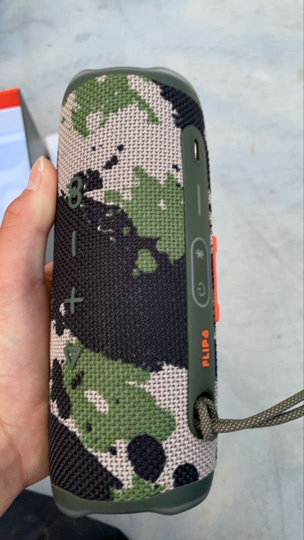 JBL FLIP 6 Bluetoothスピーカー