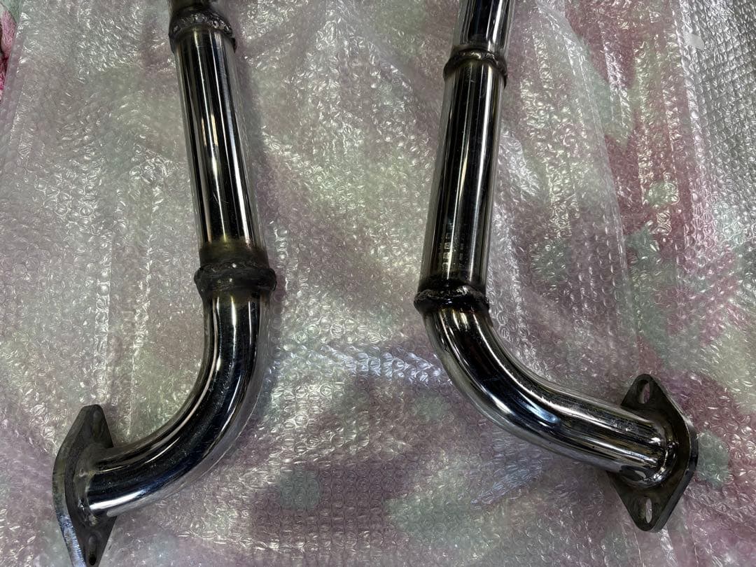 クラウンGRS182 の４本出しストレートマフラー
