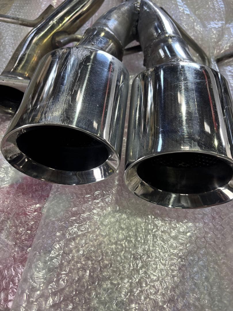 クラウンGRS182 の４本出しストレートマフラー