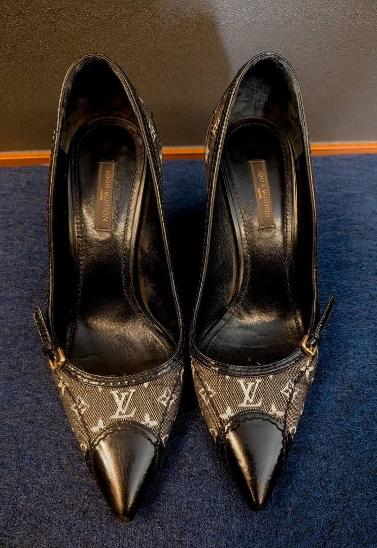 LOUIS VUITTON モノグラム ポインテッドトゥ パンプス モノグラム