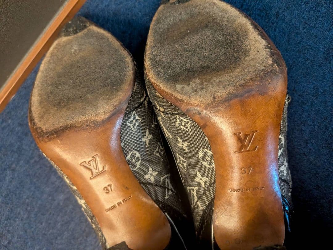 LOUIS VUITTON モノグラム ポインテッドトゥ パンプス モノグラム