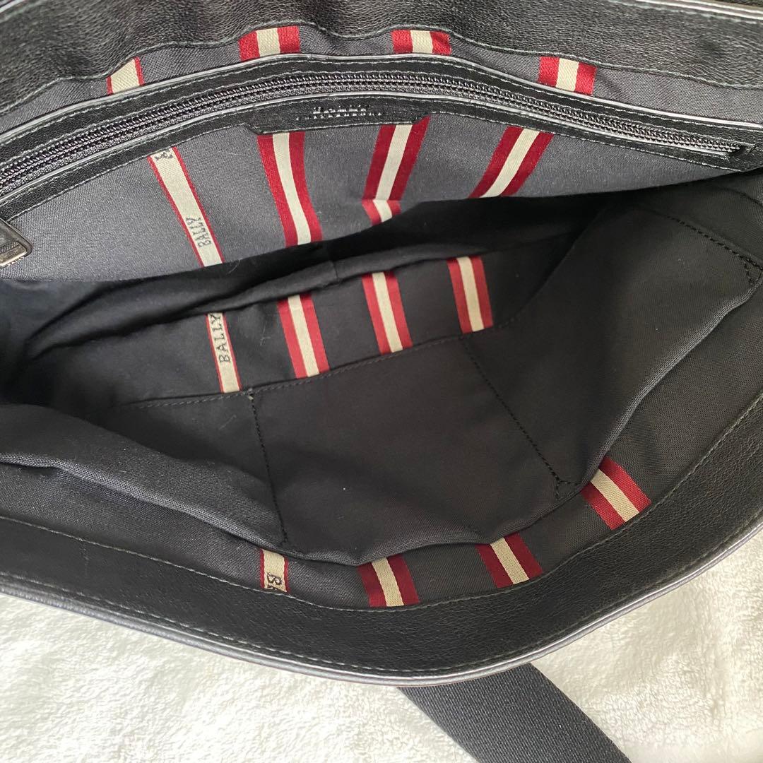 バリー　BALLY ショルダーバッグ　メッセンジャーバッグ　本皮　ブラック