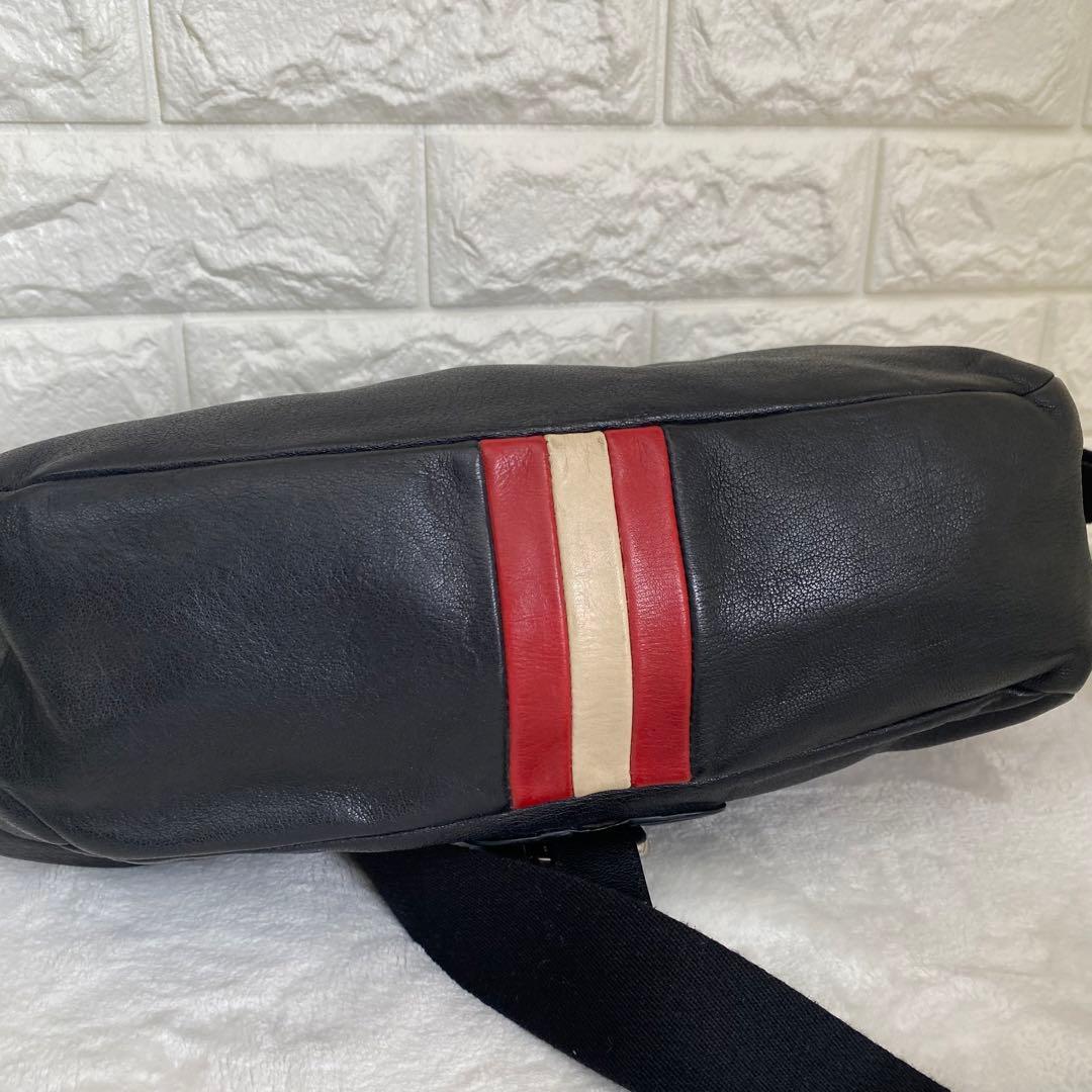 バリー　BALLY ショルダーバッグ　メッセンジャーバッグ　本皮　ブラック