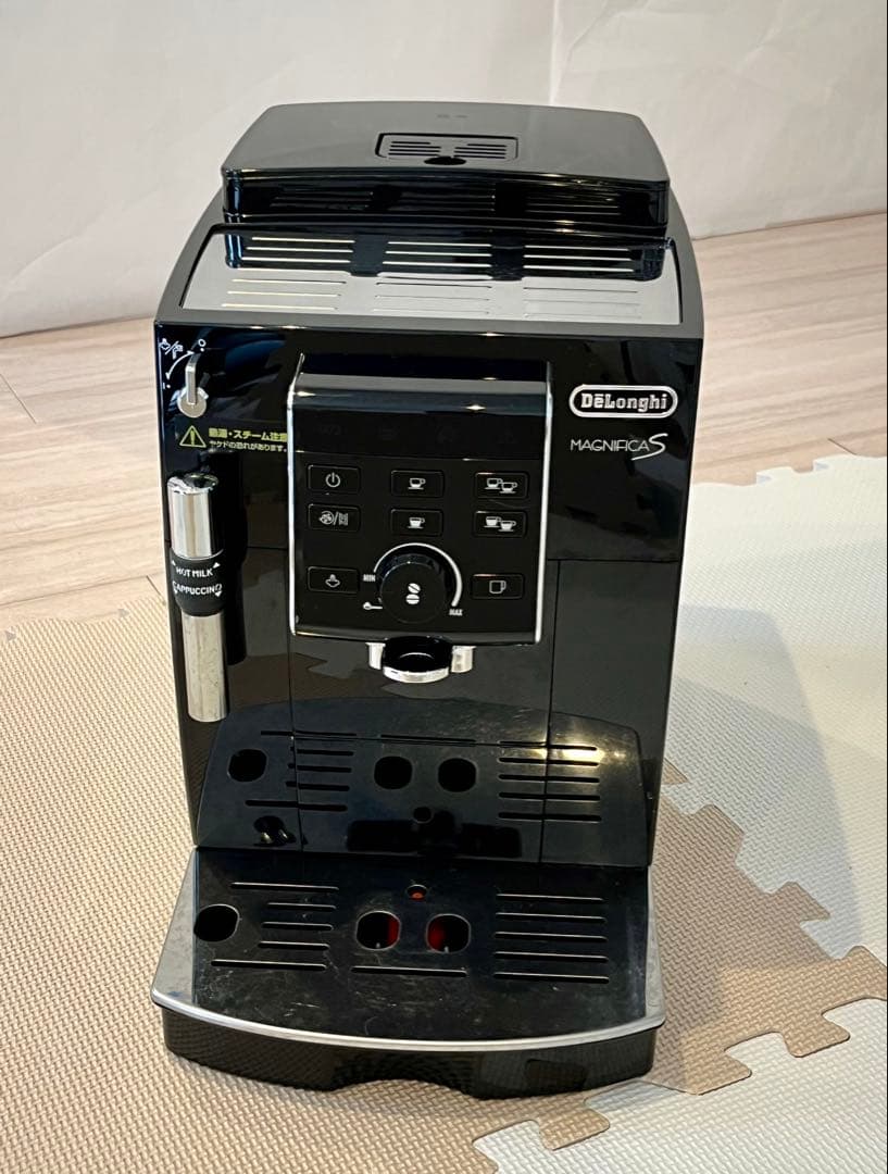 デロンギ　エスプレッソマシンMagnifica S