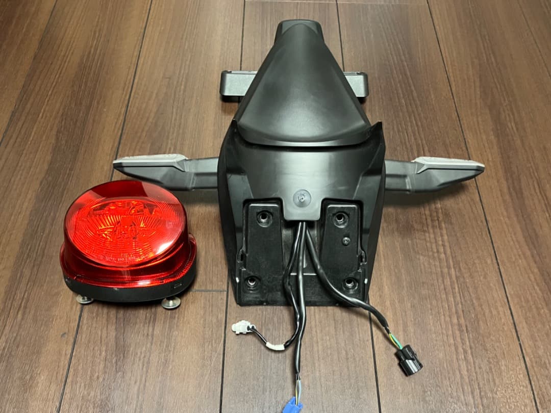 Z900RS純正テール回り&ウインカー
