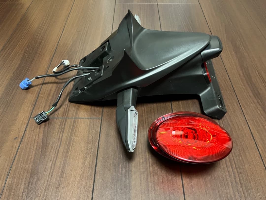 Z900RS純正テール回り&ウインカー