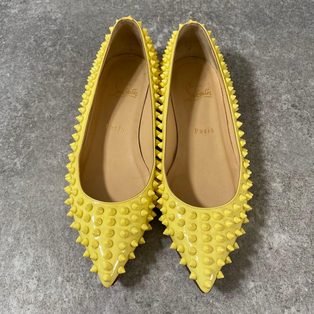 クリスチャンルブタン　フラットシューズ パンプス スタッズ パテント　イエロー