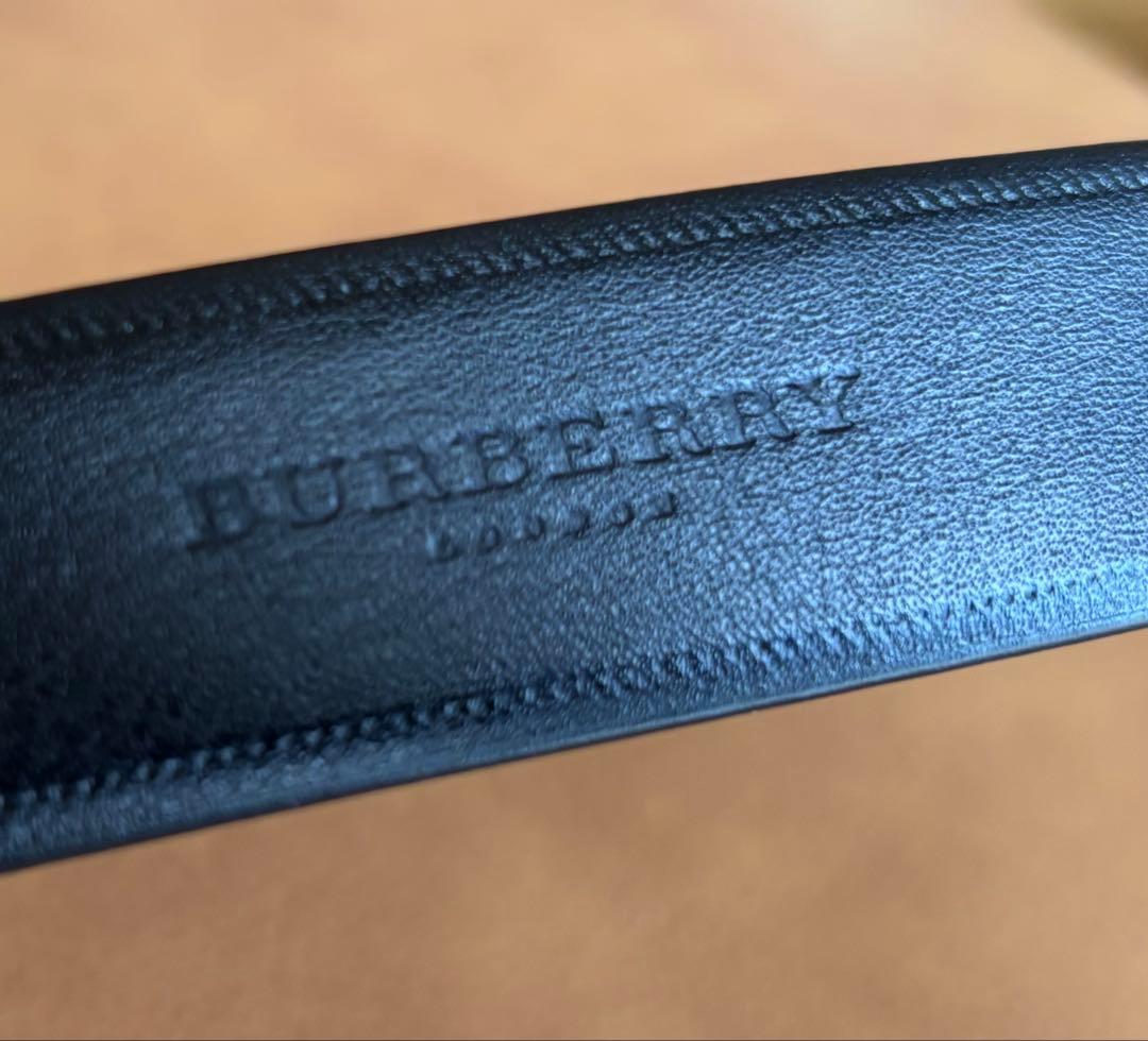 【美品】 Burberry Londonレザーベルト 本革ブラック 銀 バックル