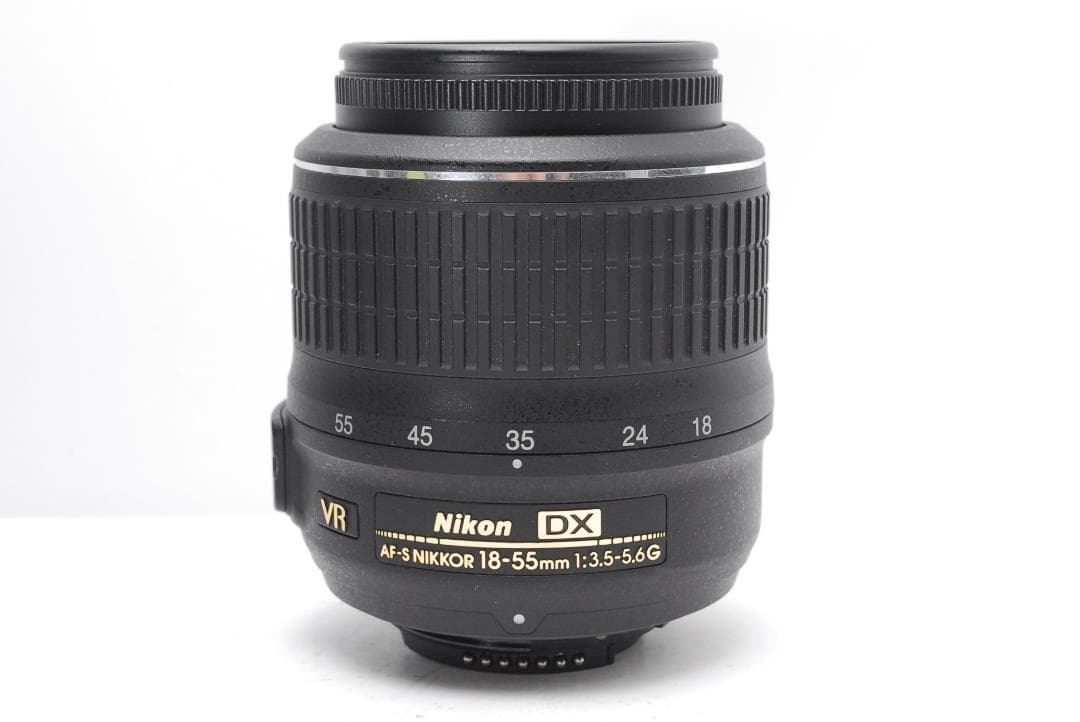 付属品多数　使用感少なめ美品　Nikon D3300　スマホ転送　高画質モデル