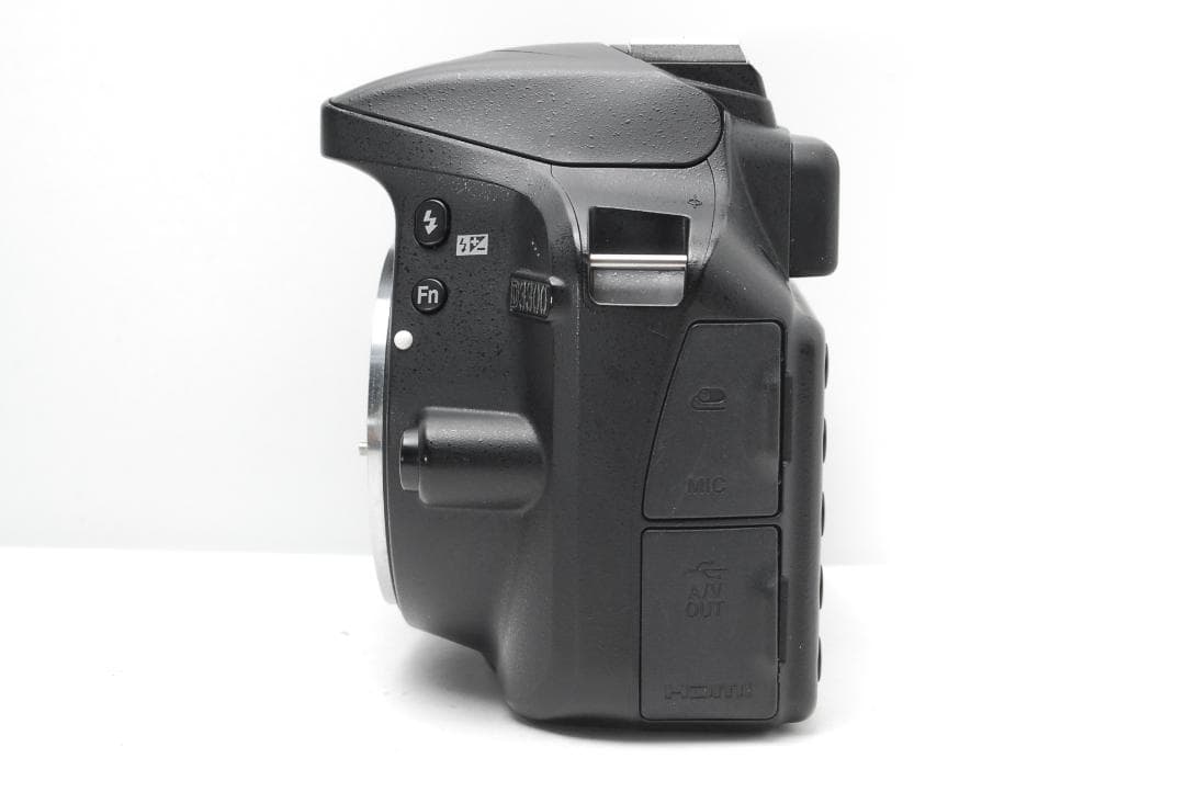 付属品多数　使用感少なめ美品　Nikon D3300　スマホ転送　高画質モデル