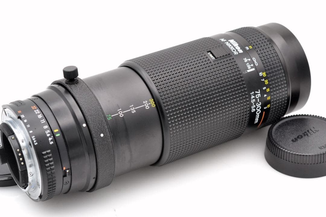 Nikon AF NIKKOR 75-300mm 4.5-5.6 三脚座付