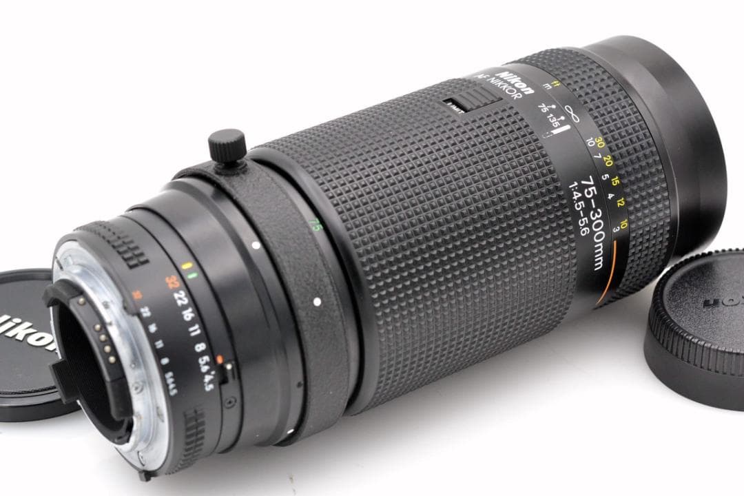 Nikon AF NIKKOR 75-300mm 4.5-5.6 三脚座付