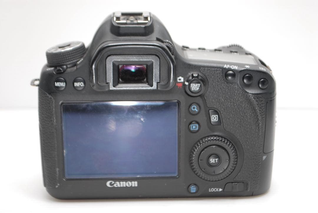 ❤️Canon EOS 6D❤️軽量モデル 中級者向け一眼レフ Wi-Fi内蔵