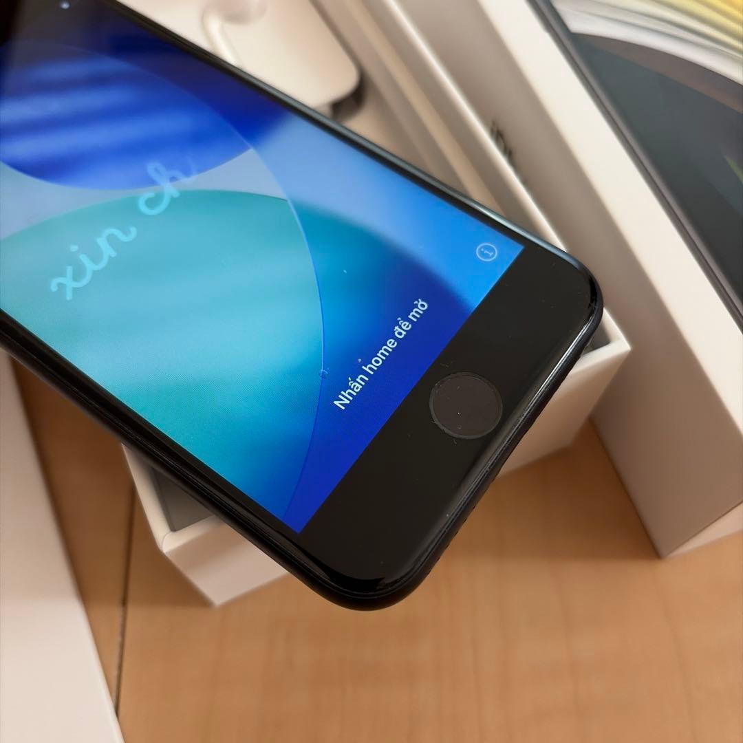 iPhone SE (第2世代)128GB SIMフリー