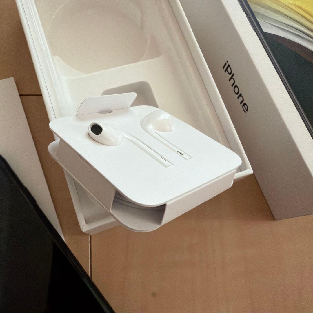 iPhone SE (第2世代)128GB SIMフリー