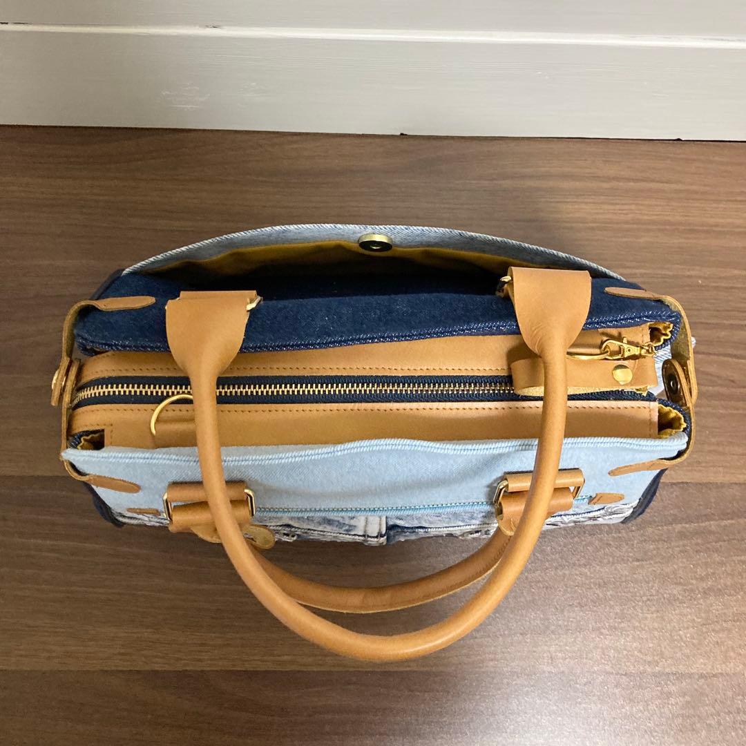 デニムリメイク　本革　2wayハンドバッグ　底板底鋲　刺繍花柄　no.1